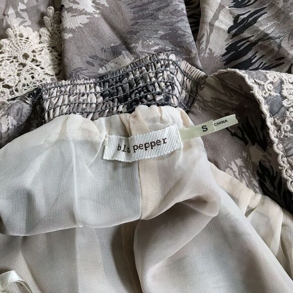 Blu Pepper NWOT Sleeveless Mini Flowy Lace Dress S - Picture 6 of 8